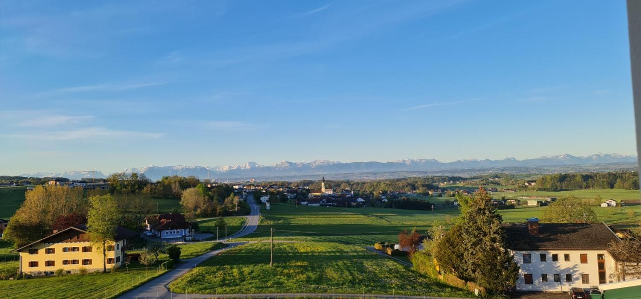 Landgasthof Entenwirt Tarsdorf Bagian luar foto