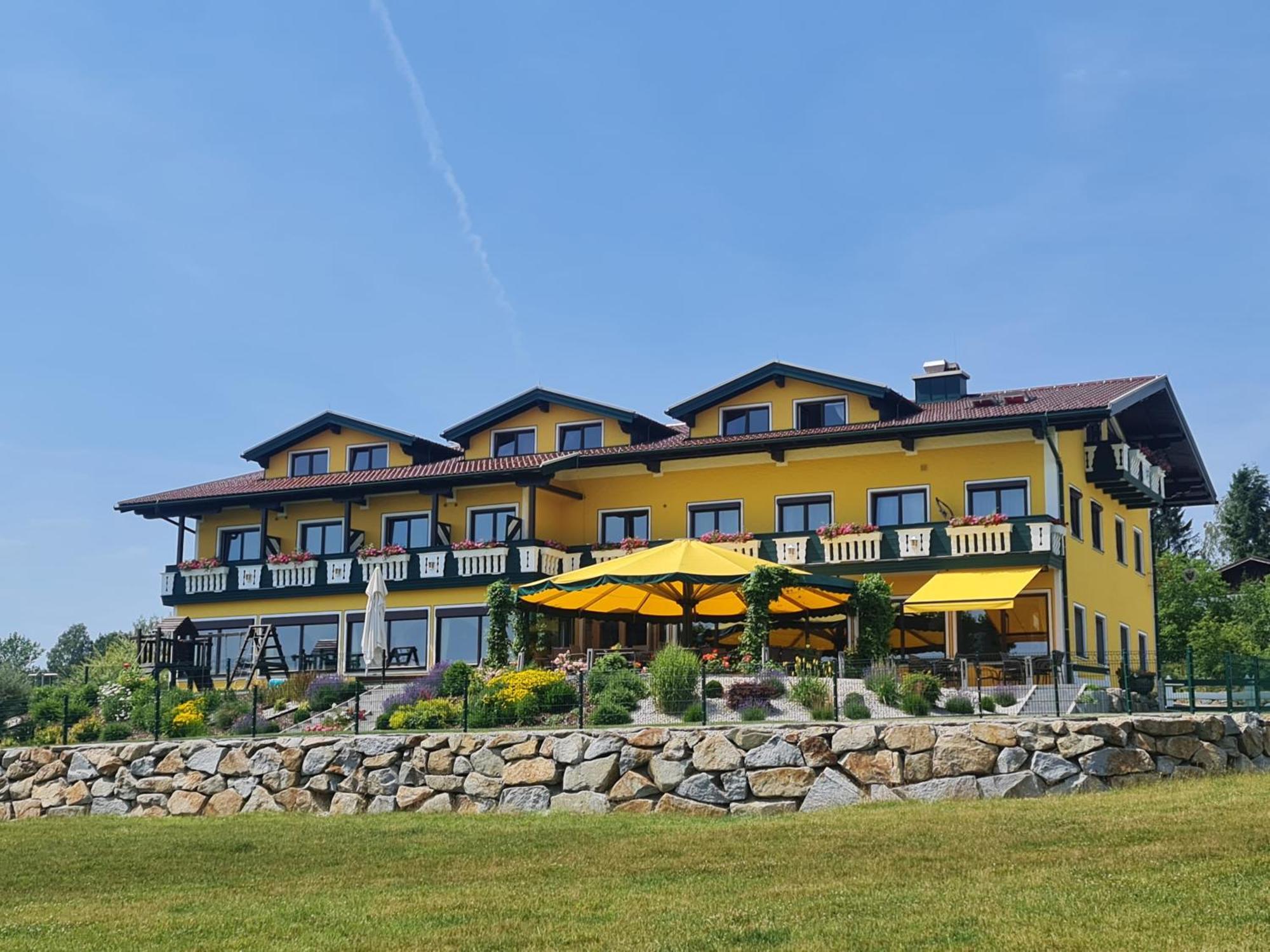 Landgasthof Entenwirt Tarsdorf Bagian luar foto