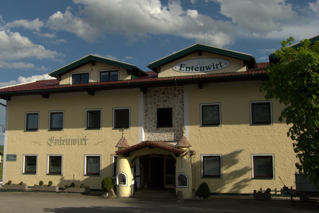 Landgasthof Entenwirt Tarsdorf Bagian luar foto
